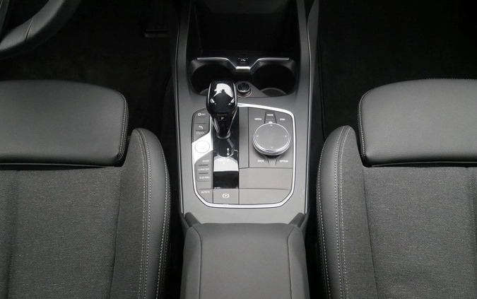 BMW Seria 1 cena 92899 przebieg: 17157, rok produkcji 2020 z Kielce małe 137